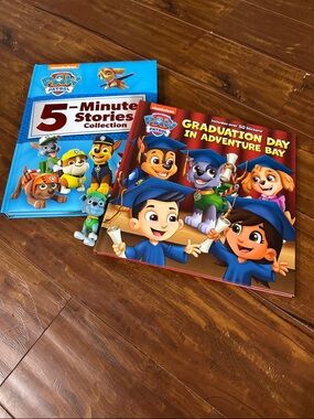Paw Patrol Book Bundle Graduation Day 5 Minute Stories Stickers + Figure